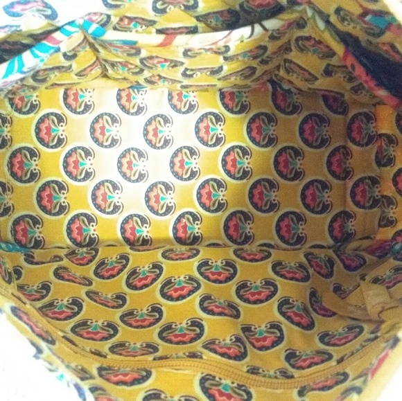 Vera Bradley Green Floral Quilted Bag - Picture 4 of 7